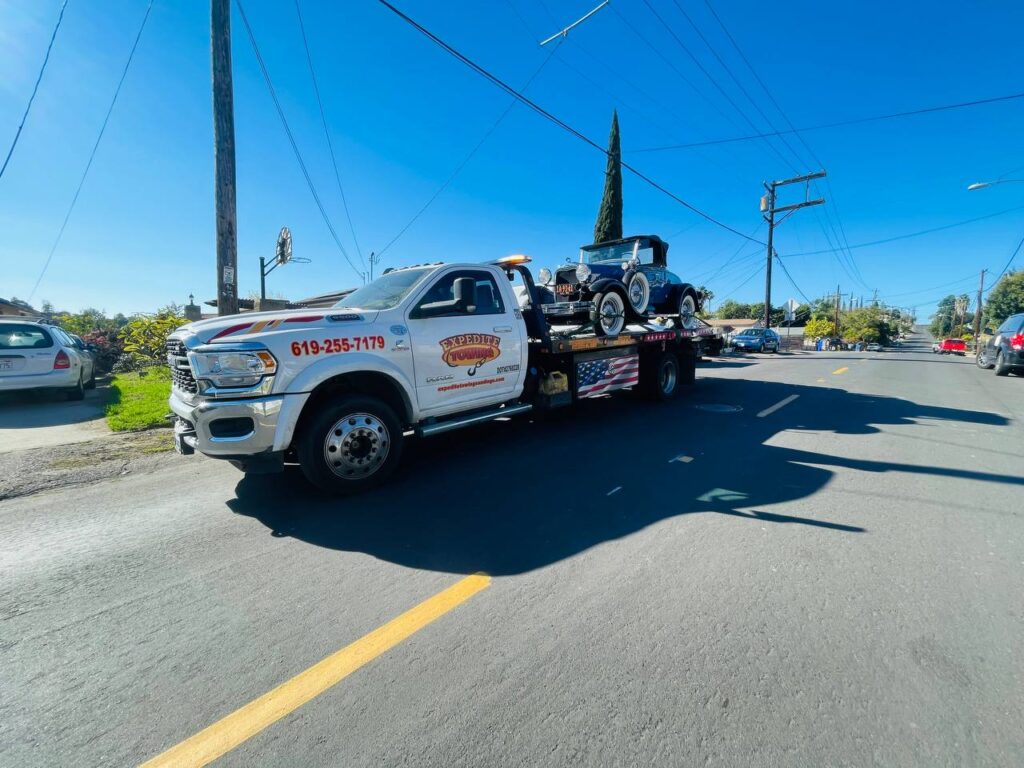 Classic Car Towing 1921 Ford T Model - Expedite Towing San Diego